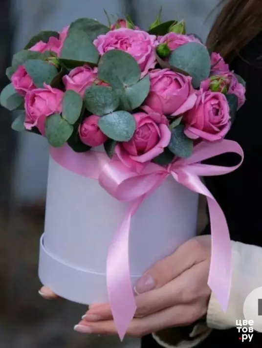 Коробка с розой кустовой